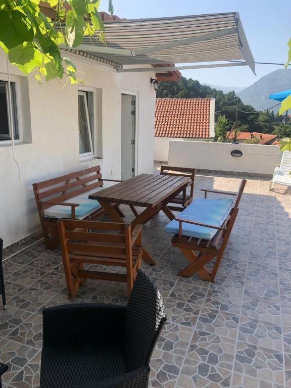 Alisa Sea View Apartment Prcanj Котор Екстериор снимка