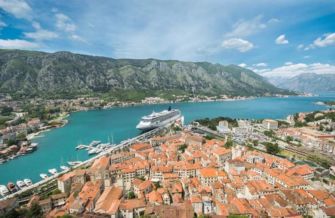 Alisa Sea View Apartment Prcanj Котор Екстериор снимка